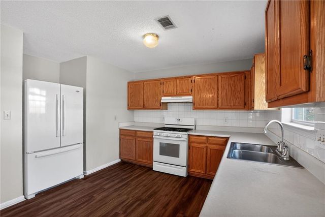 3532 Oak Leaf Court, Rex, GA 30273