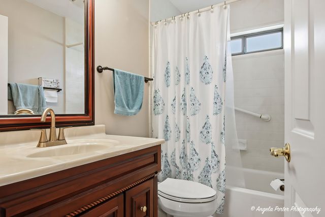7201 Hastings Circle 332, Fox Lake, IL 60020