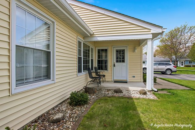 7201 Hastings Circle 332, Fox Lake, IL 60020