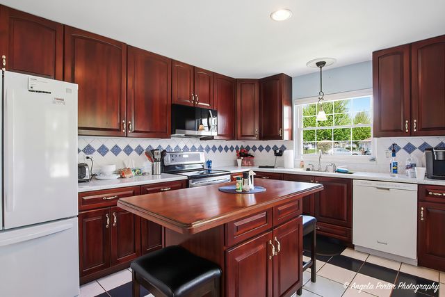7201 Hastings Circle 332, Fox Lake, IL 60020