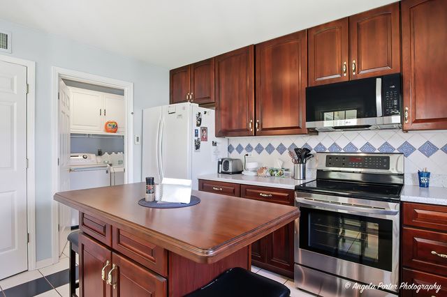 7201 Hastings Circle 332, Fox Lake, IL 60020