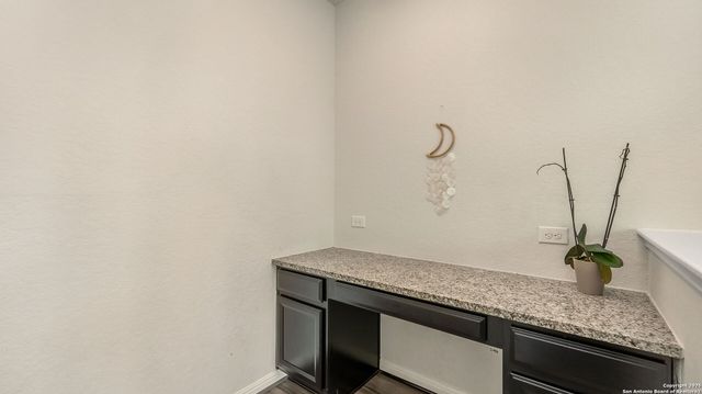 9521 DAK AVE, San Antonio, TX 78254