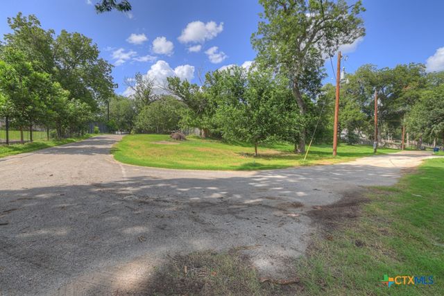 1150 Ethel, Seguin, TX 78155