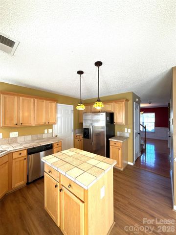 7304 Ravanna Drive, Charlotte, NC 28213