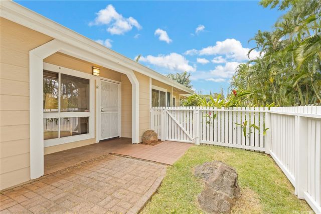 94-839 Lumiauau Street M101, Waipahu, HI 96797