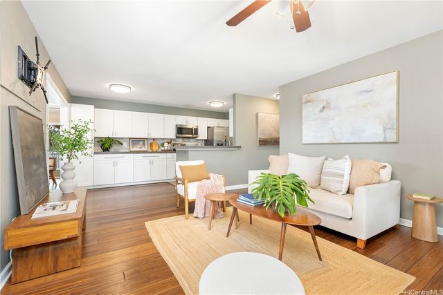 94-839 Lumiauau Street M101, Waipahu, HI 96797