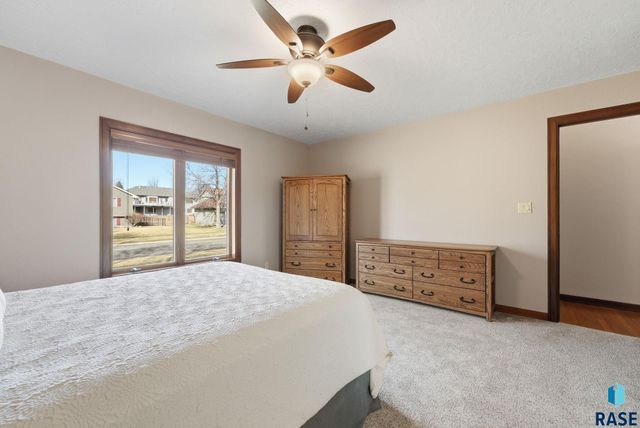 1412 S Deerberry Trl Trail, Sioux Falls, SD 57106