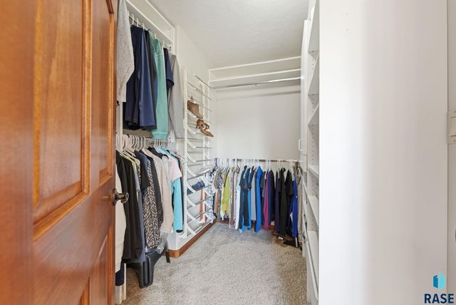 1412 S Deerberry Trl Trail, Sioux Falls, SD 57106