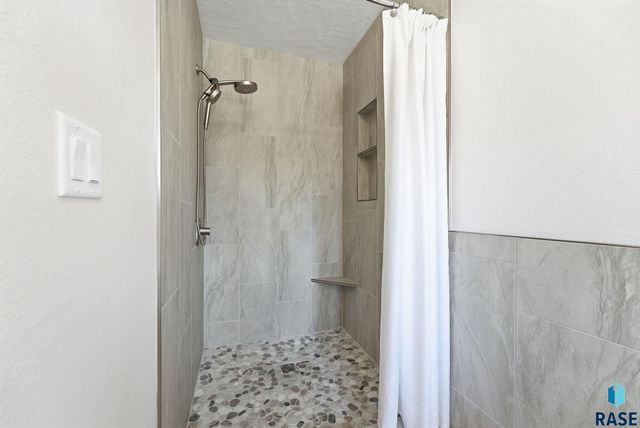 1412 S Deerberry Trl Trail, Sioux Falls, SD 57106