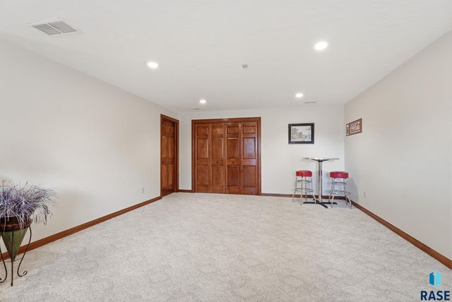 1412 S Deerberry Trl Trail, Sioux Falls, SD 57106