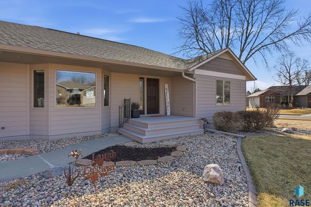 1412 S Deerberry Trl Trail, Sioux Falls, SD 57106