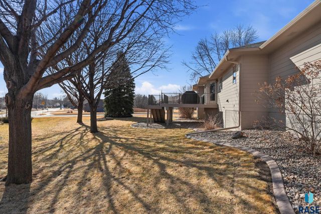 1412 S Deerberry Trl Trail, Sioux Falls, SD 57106