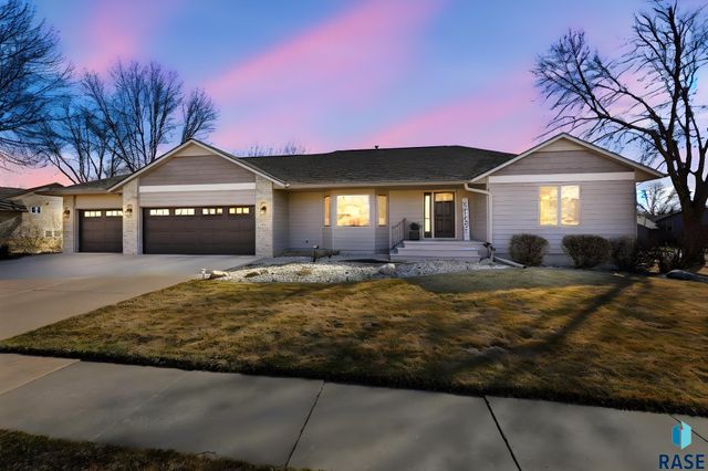 1412 S Deerberry Trl Trail, Sioux Falls, SD 57106