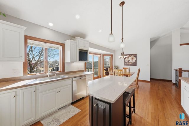 1412 S Deerberry Trl Trail, Sioux Falls, SD 57106