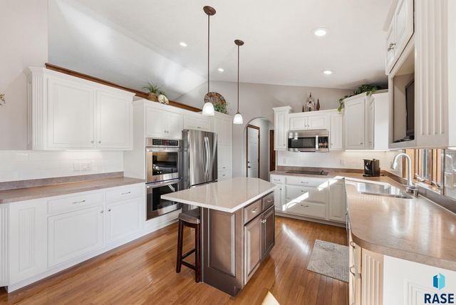 1412 S Deerberry Trl Trail, Sioux Falls, SD 57106