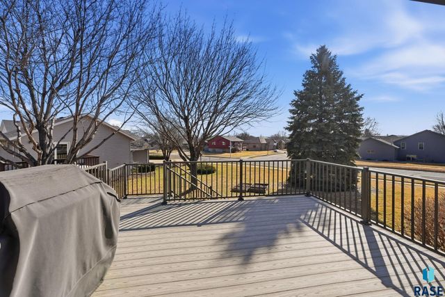 1412 S Deerberry Trl Trail, Sioux Falls, SD 57106
