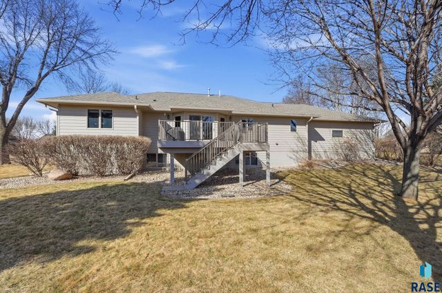 1412 S Deerberry Trl Trail, Sioux Falls, SD 57106