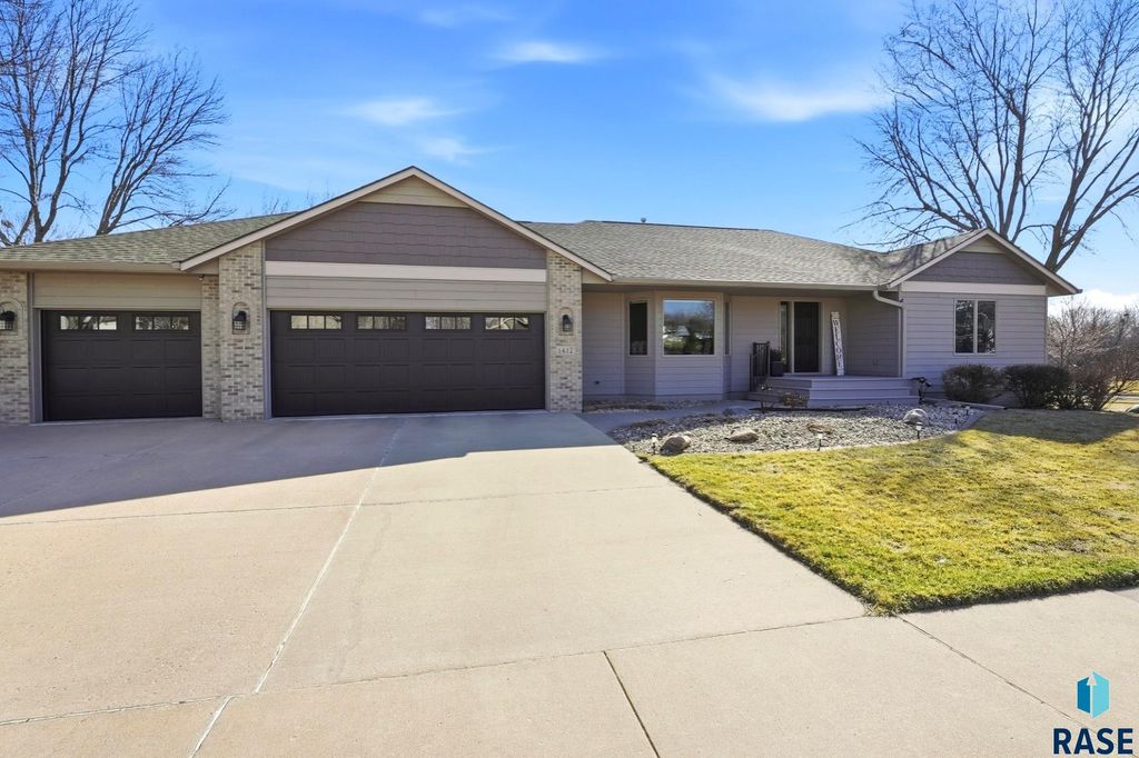 1412 S Deerberry Trl Trail, Sioux Falls, SD 57106