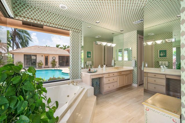 4727 Bocaire Boulevard, Boca Raton, FL 33487