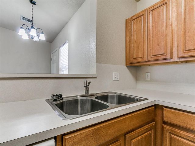 15400 Camellia Road, Oklahoma City, OK 73170