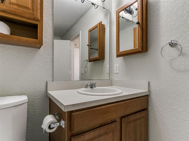 15400 Camellia Road, Oklahoma City, OK 73170