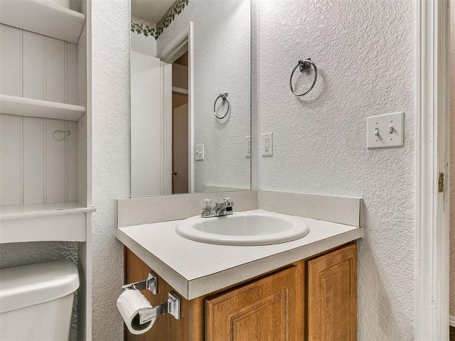 15400 Camellia Road, Oklahoma City, OK 73170