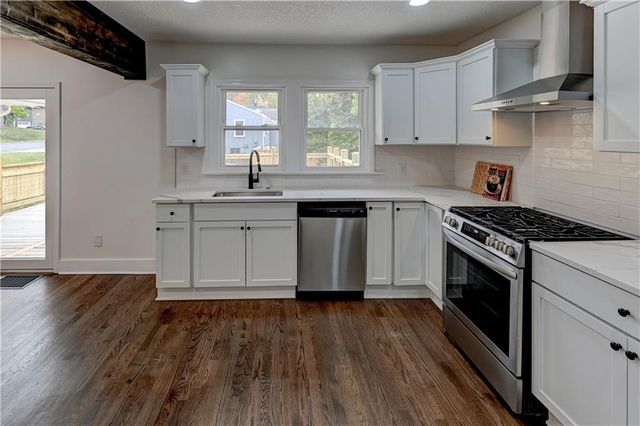 5000 FONTANA Street, Roeland Park, KS 66205