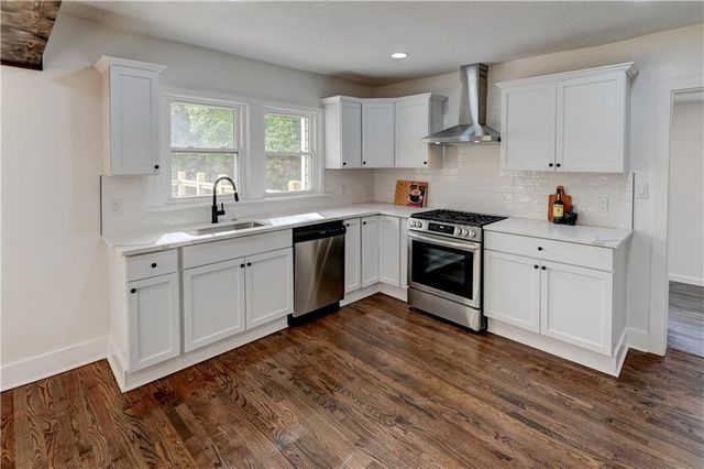 5000 FONTANA Street, Roeland Park, KS 66205