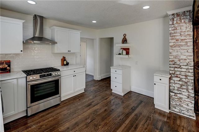 5000 FONTANA Street, Roeland Park, KS 66205