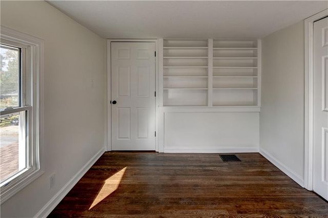 5000 FONTANA Street, Roeland Park, KS 66205