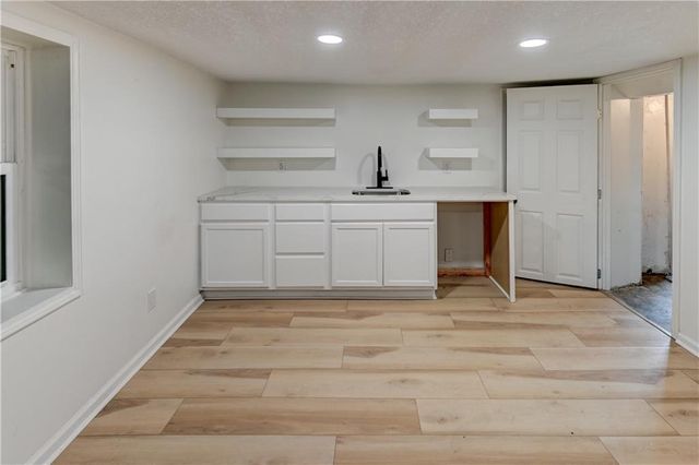 5000 FONTANA Street, Roeland Park, KS 66205