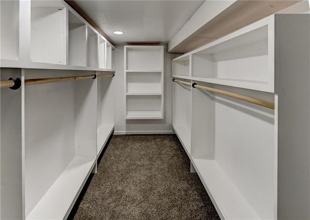 5000 FONTANA Street, Roeland Park, KS 66205