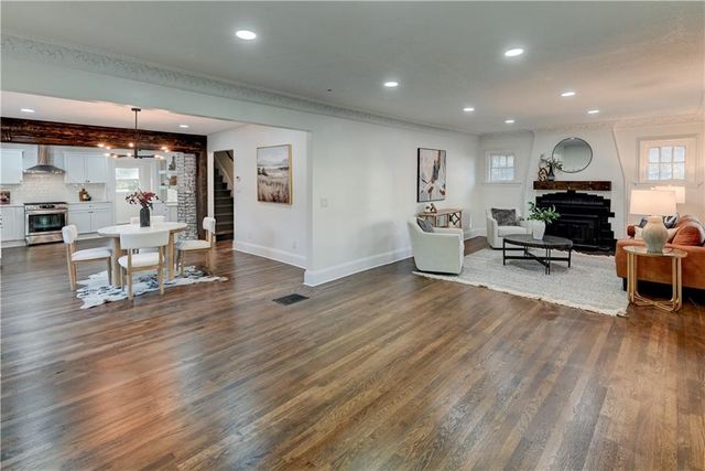 5000 FONTANA Street, Roeland Park, KS 66205