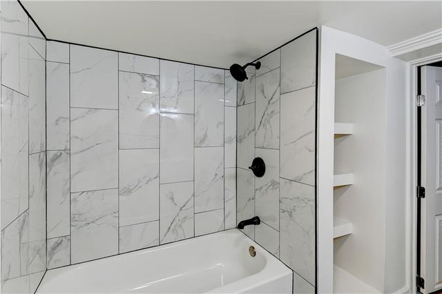 5000 FONTANA Street, Roeland Park, KS 66205