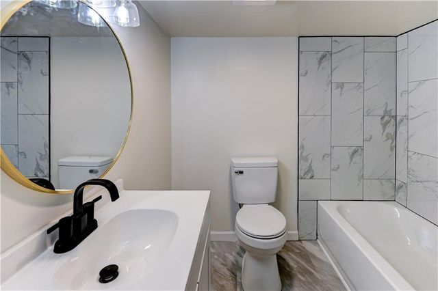 5000 FONTANA Street, Roeland Park, KS 66205