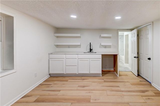 5000 FONTANA Street, Roeland Park, KS 66205