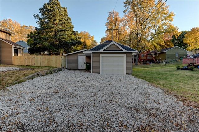 5000 FONTANA Street, Roeland Park, KS 66205