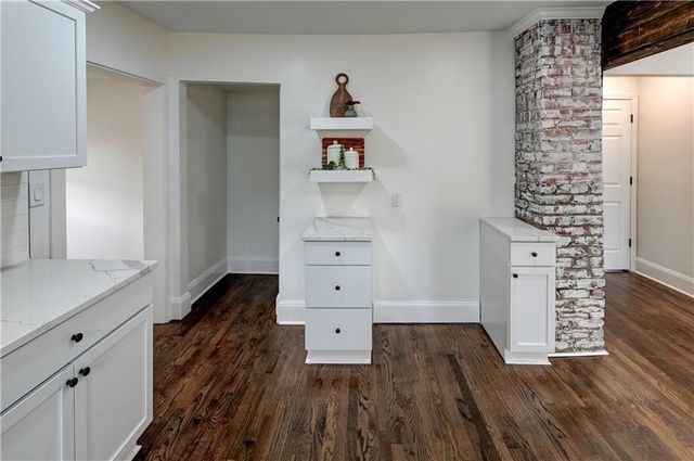 5000 FONTANA Street, Roeland Park, KS 66205