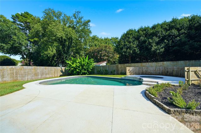 9028 Agnes Park Lane, Huntersville, NC 28078