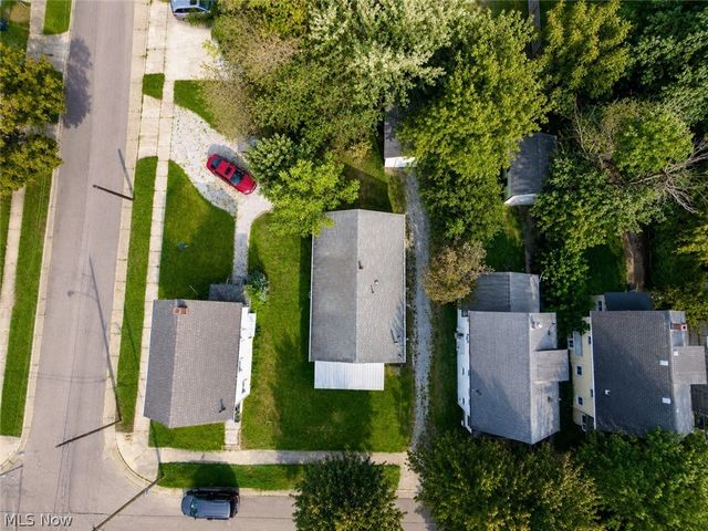 2261 7th Street SW, Akron, OH 44314