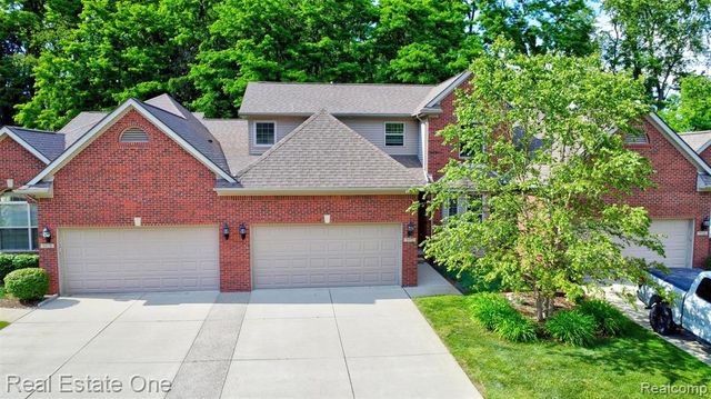9572 Kingsway Circle, Clarkston, MI 48348