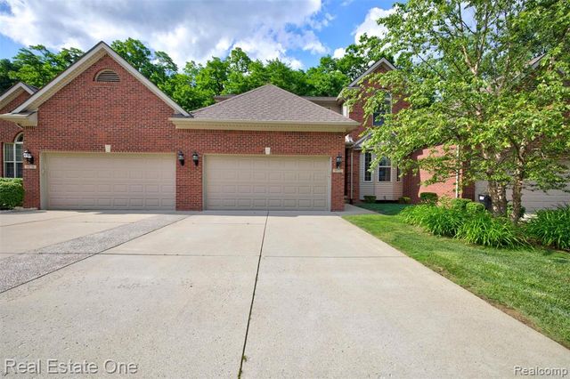 9572 Kingsway Circle, Clarkston, MI 48348