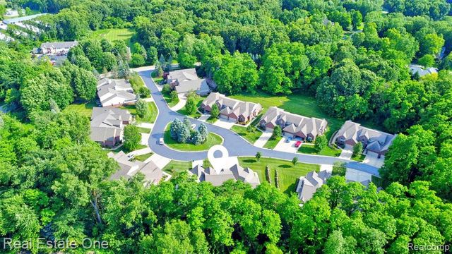9572 Kingsway Circle, Clarkston, MI 48348