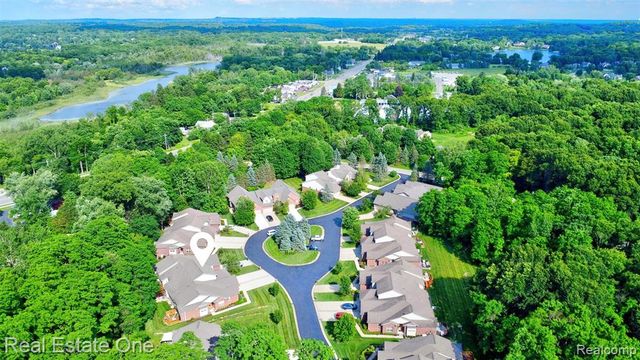 9572 Kingsway Circle, Clarkston, MI 48348