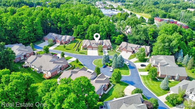 9572 Kingsway Circle, Clarkston, MI 48348
