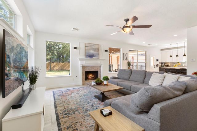 7 S Acacia Park Circle, The Woodlands, TX 77382