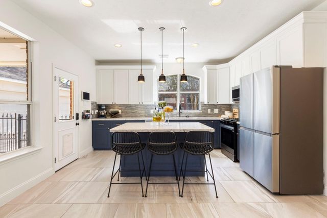 7 S Acacia Park Circle, The Woodlands, TX 77382