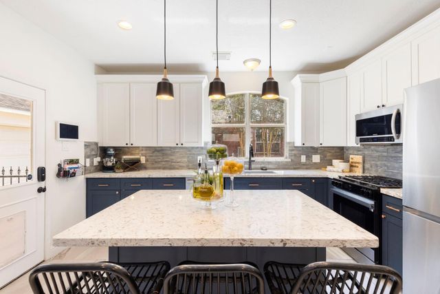 7 S Acacia Park Circle, The Woodlands, TX 77382