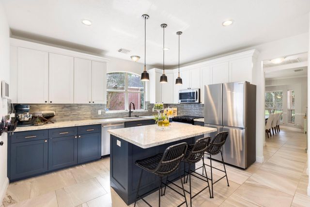 7 S Acacia Park Circle, The Woodlands, TX 77382