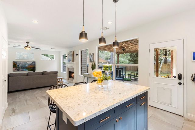 7 S Acacia Park Circle, The Woodlands, TX 77382
